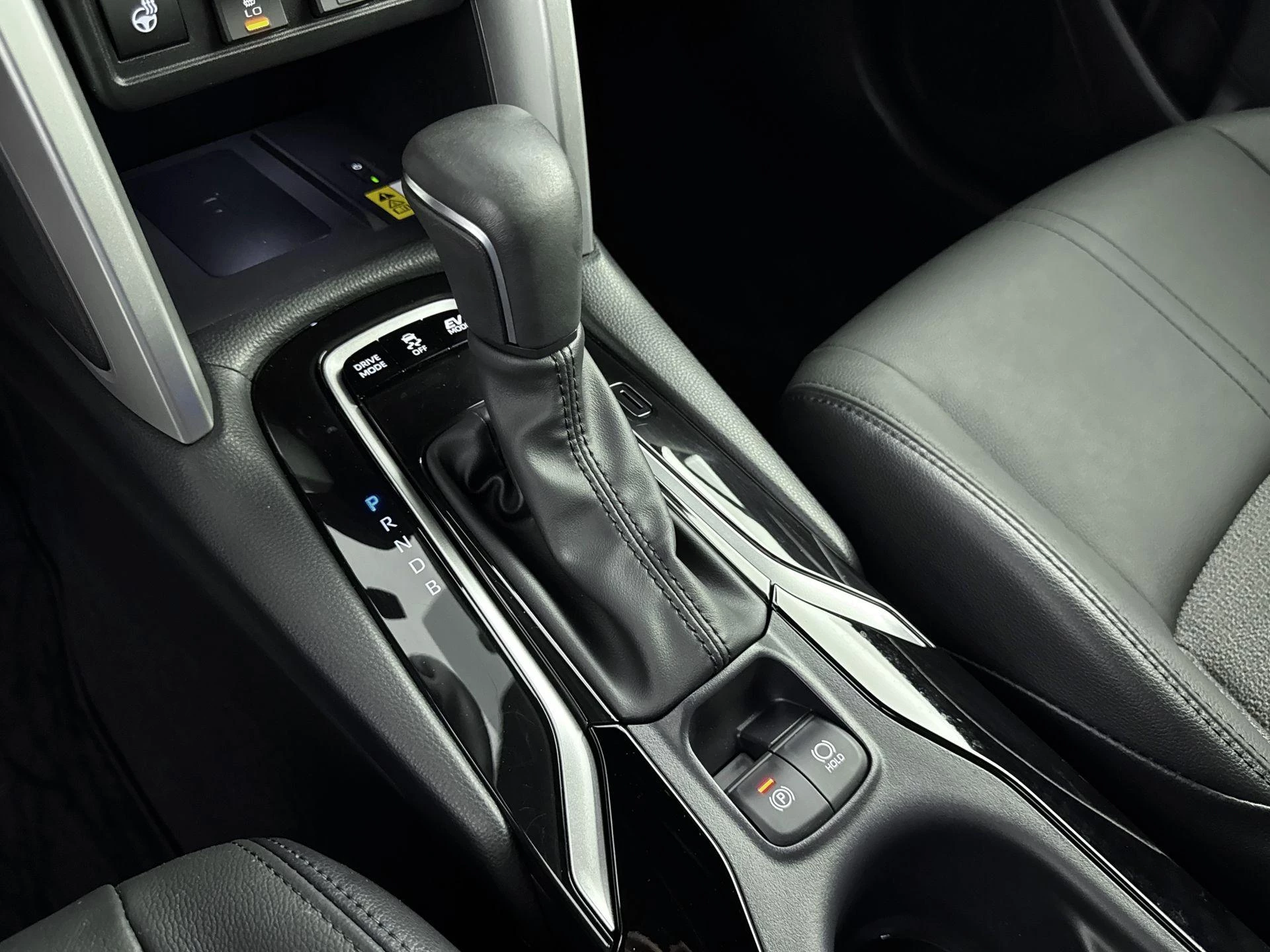 Toyota-Corolla Cross-image-10