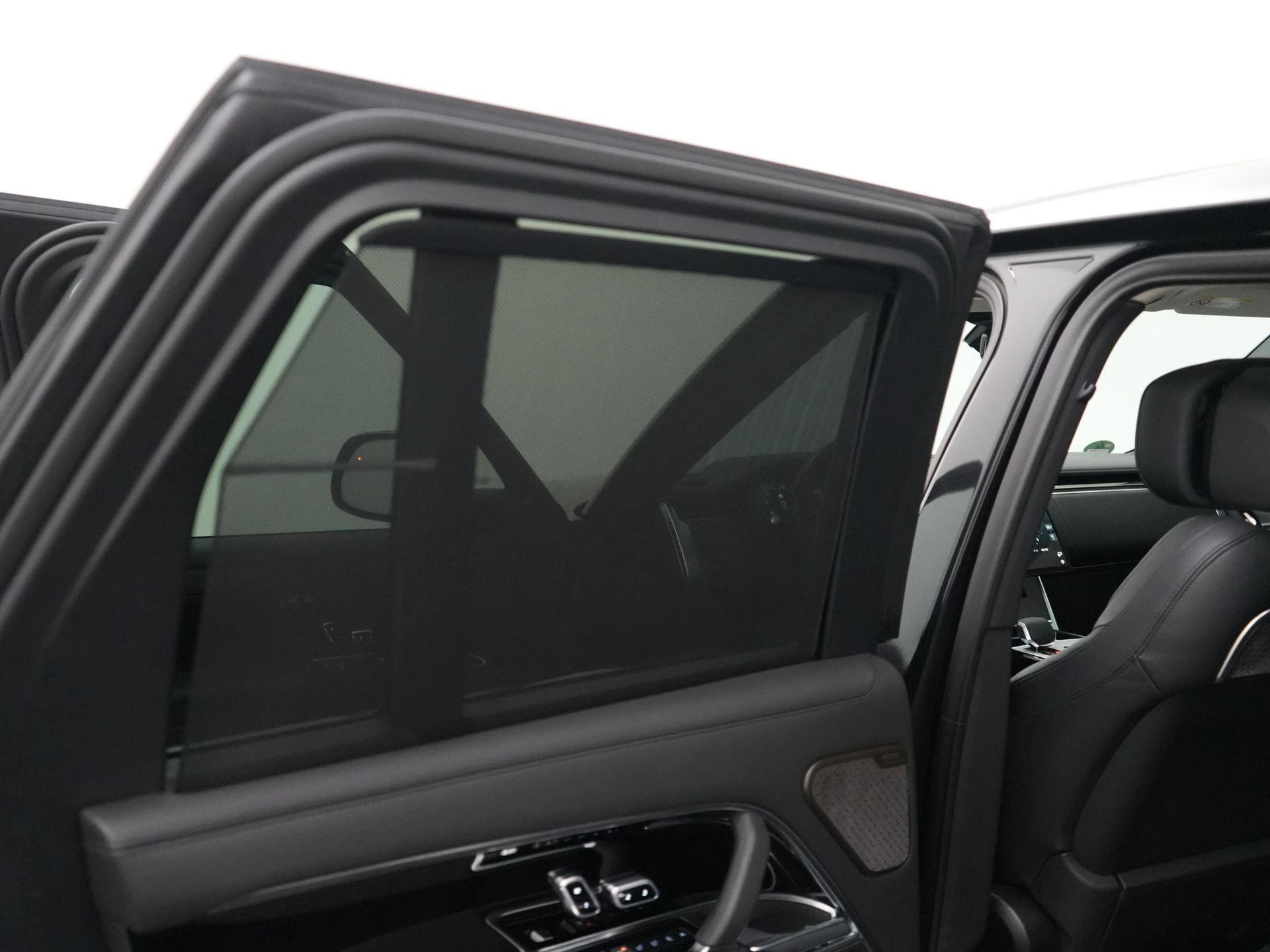 Land Rover-Range Rover-image-48