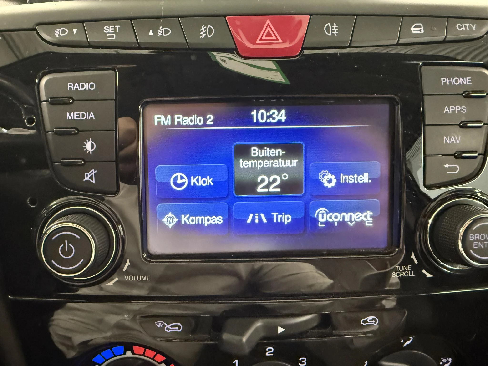 Lancia-Ypsilon-image-23
