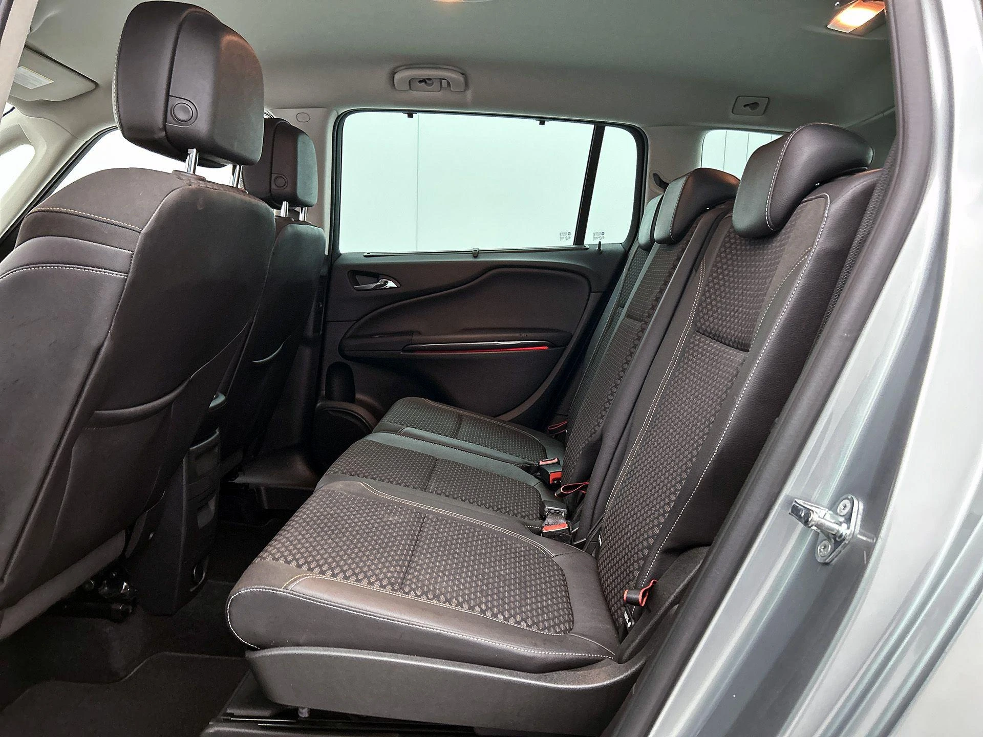 Opel-Zafira Tourer-image-26