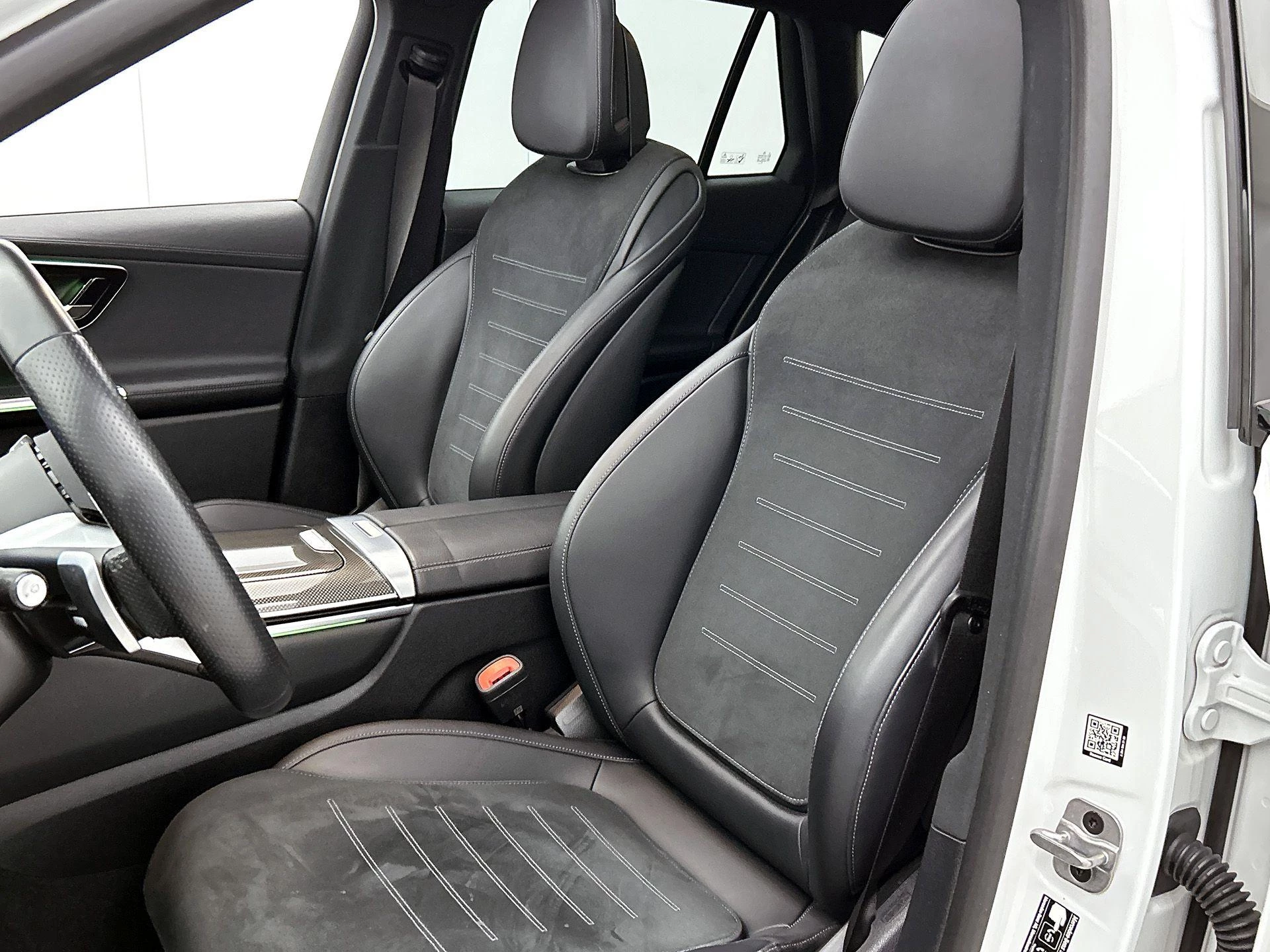 Mercedes-Benz-GLC-image-48
