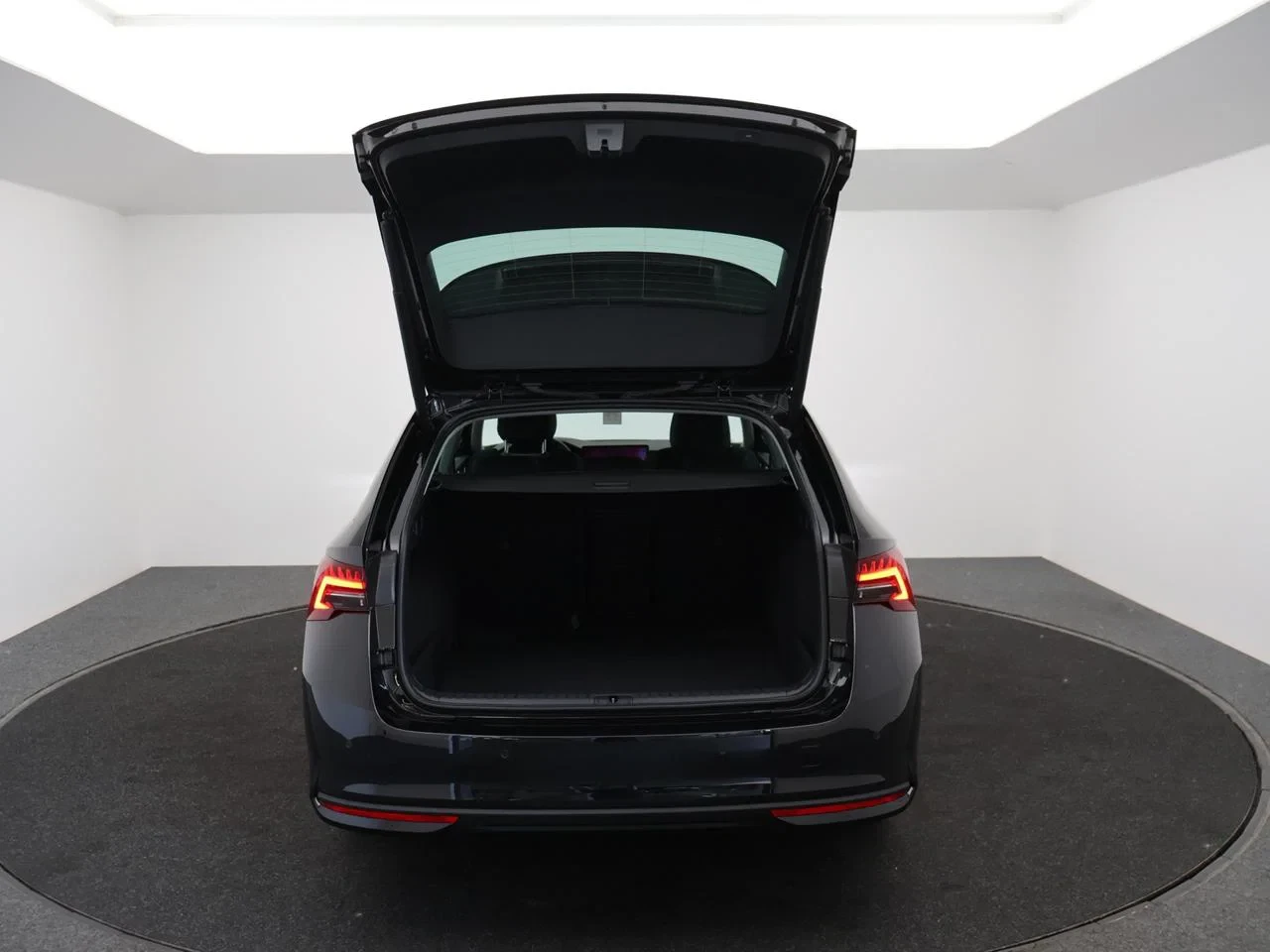 Škoda Octavia Combi SKODA Octavia Combi 1.5TSI 150PK *VIRTUAL COCKPIT*CAMERA*ACC*PDC*NAVI*APP-CONNECT*AIRCO*ZETELVERWARMING*...*