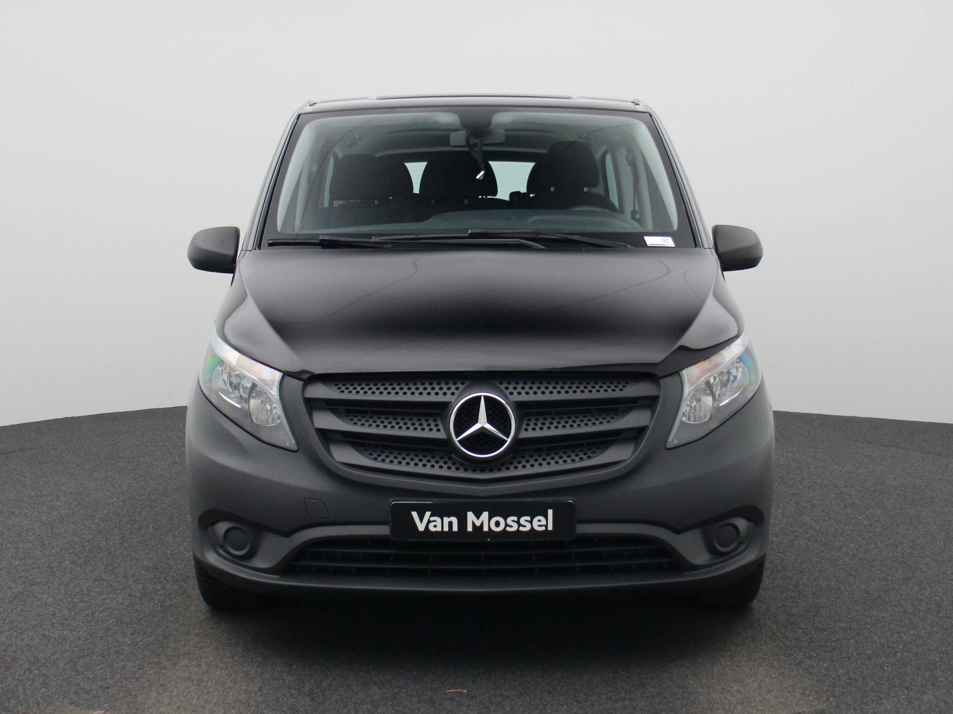 Mercedes-Benz-Vito-image-2