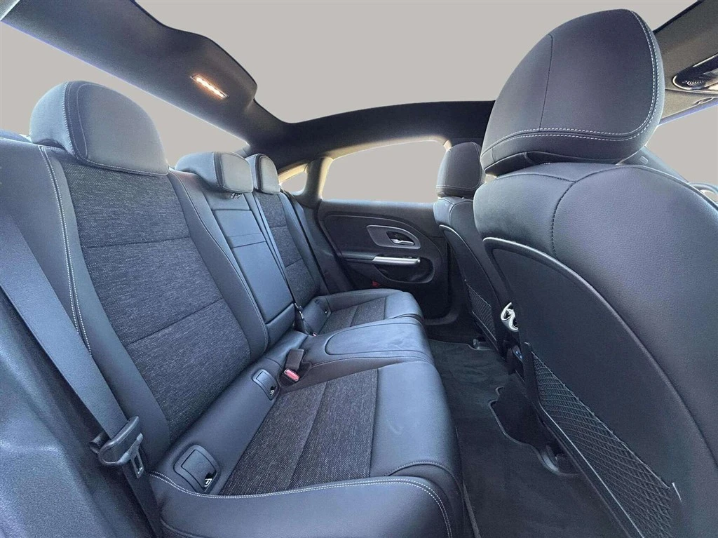 Mercedes-Benz-CLA-image-23