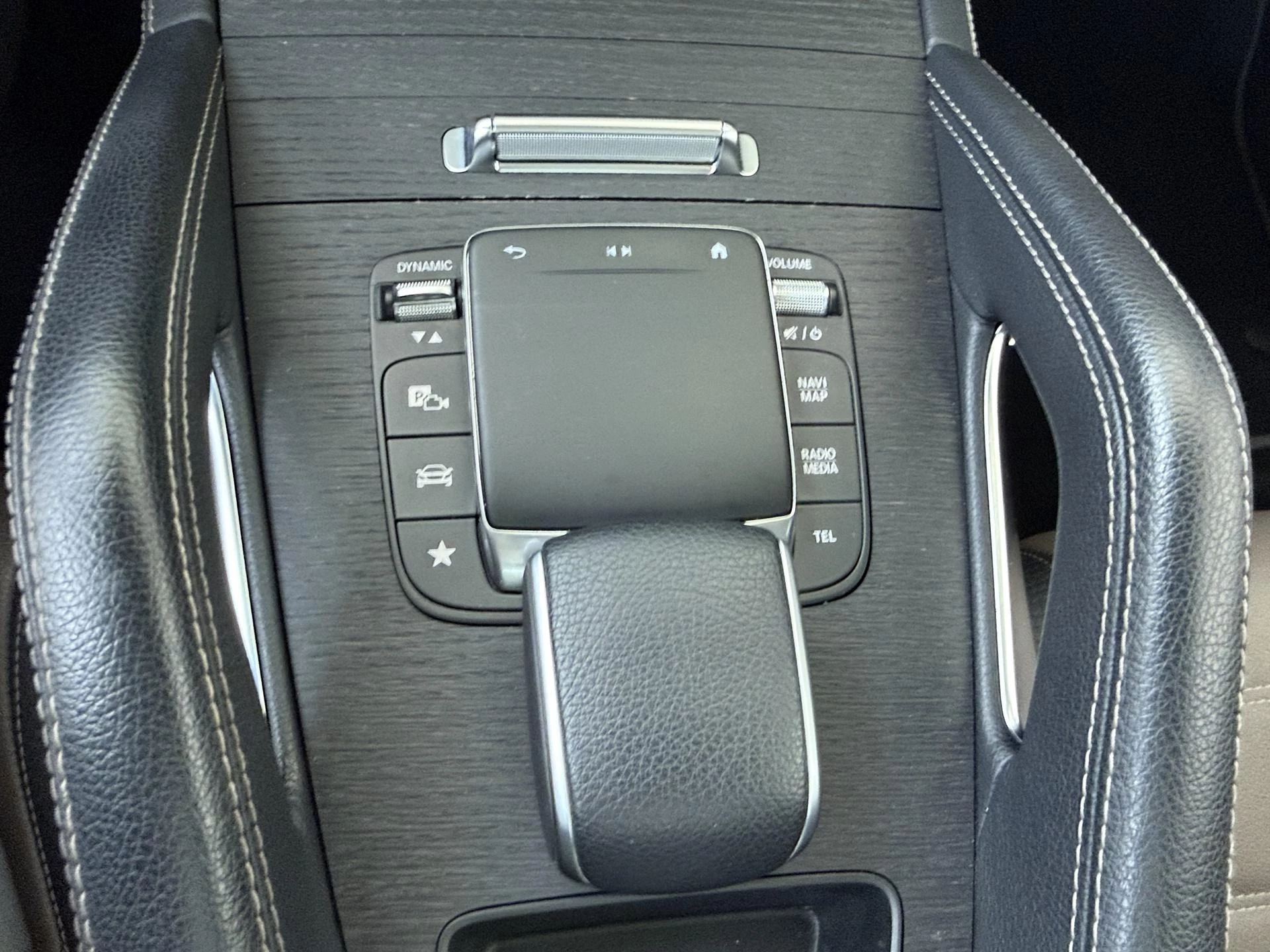 Mercedes-Benz-GLE-image-20