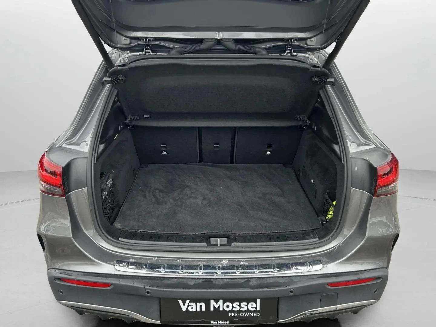 Mercedes-Benz-EQA-image-19