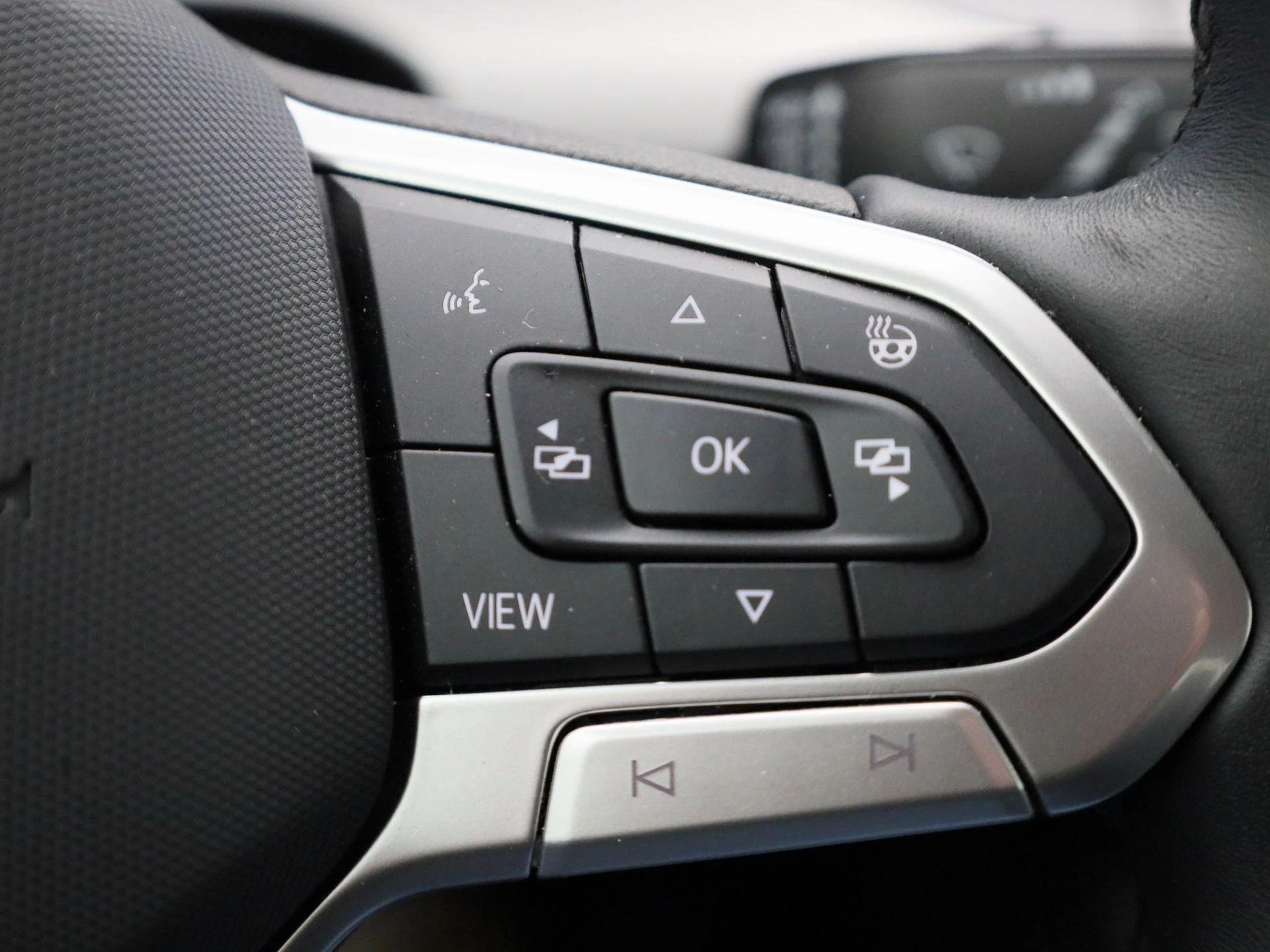 Volkswagen-Golf-image-22