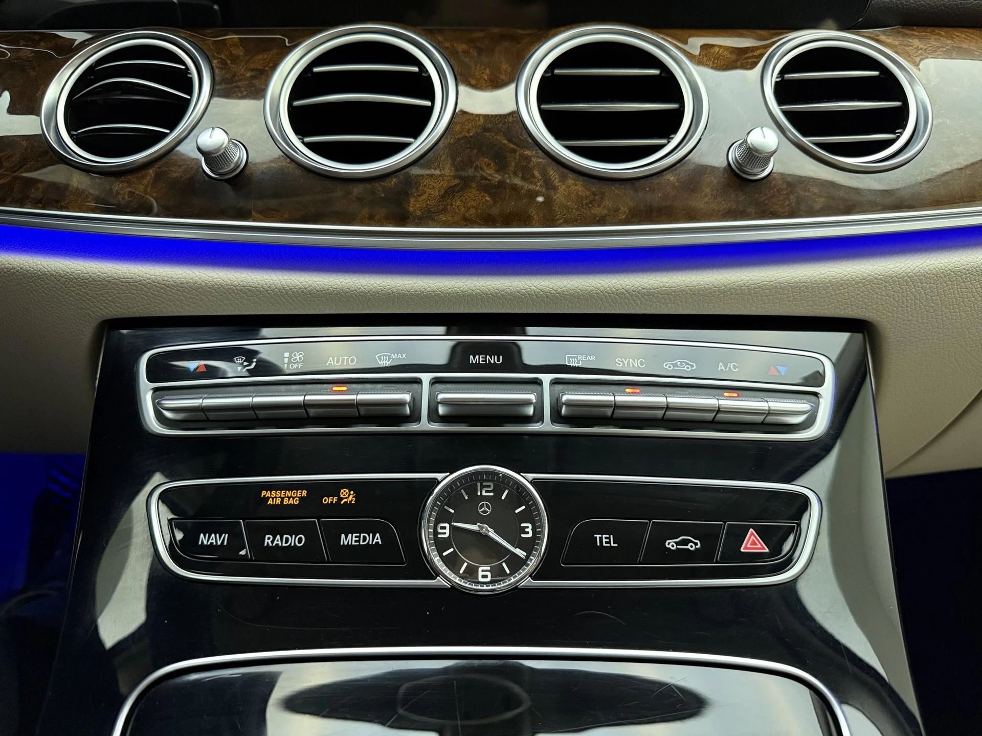 Mercedes-Benz-E-Klasse-image-20