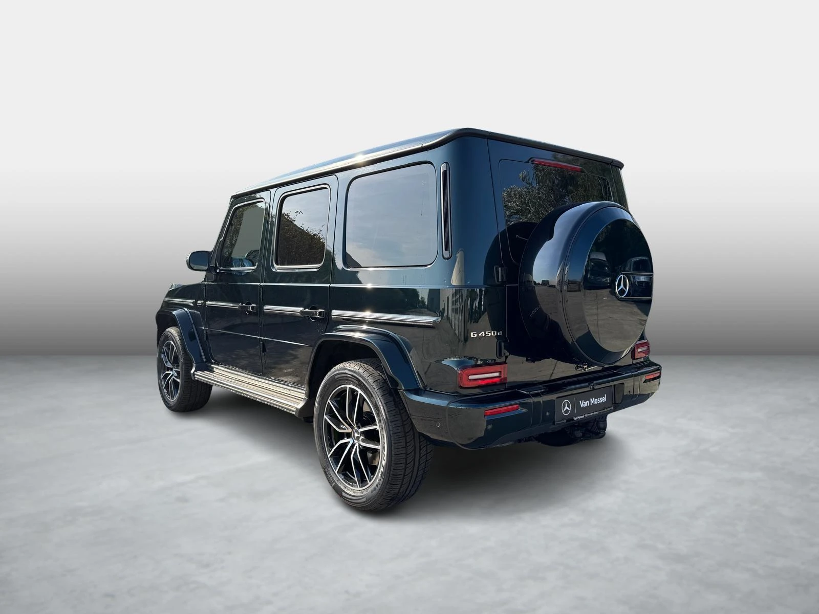 Mercedes-Benz-G-Klasse-image-4