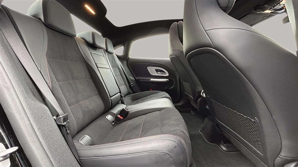 Mercedes-Benz-CLA-image-21