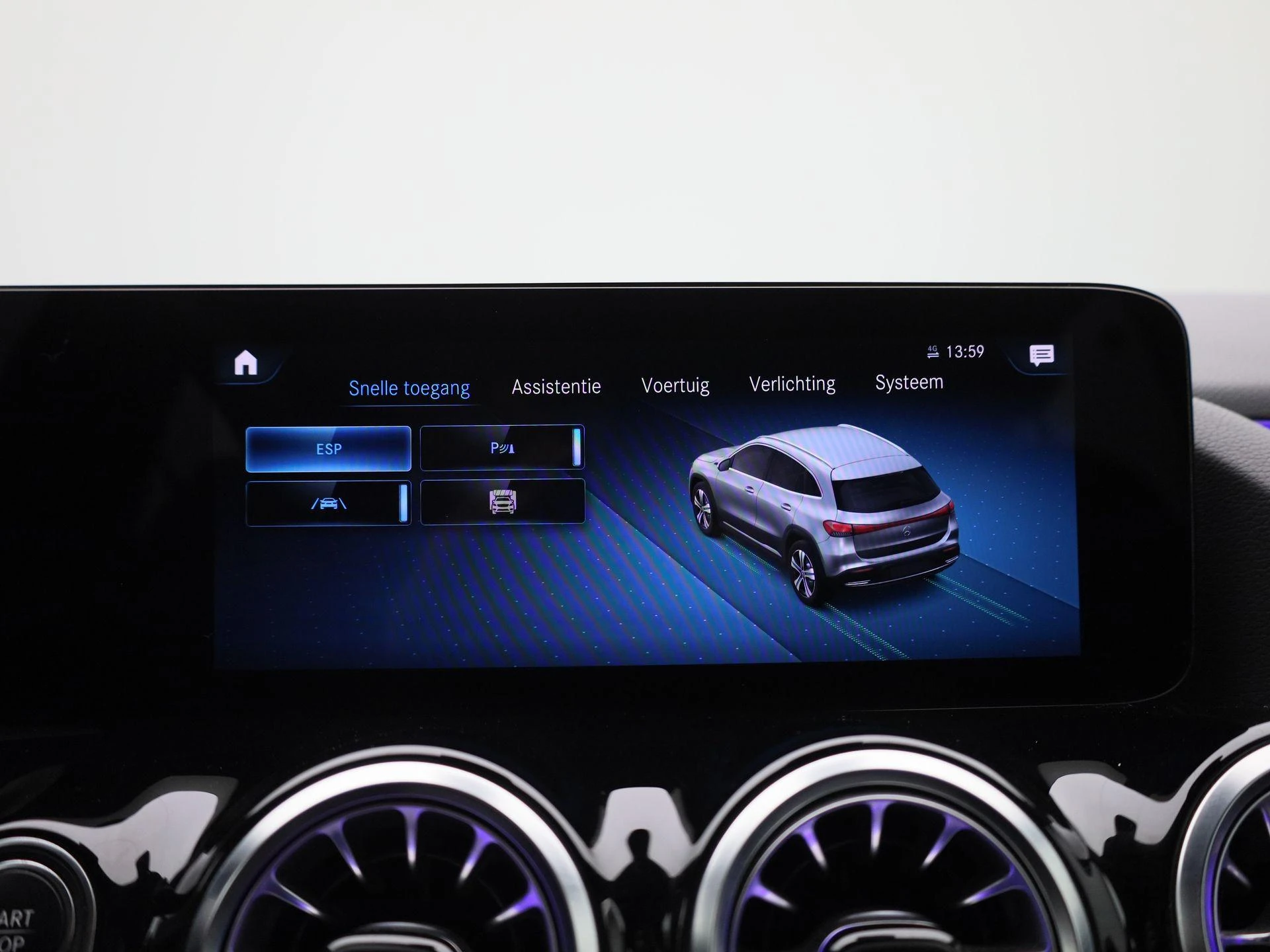 Mercedes-Benz-EQA-image-29