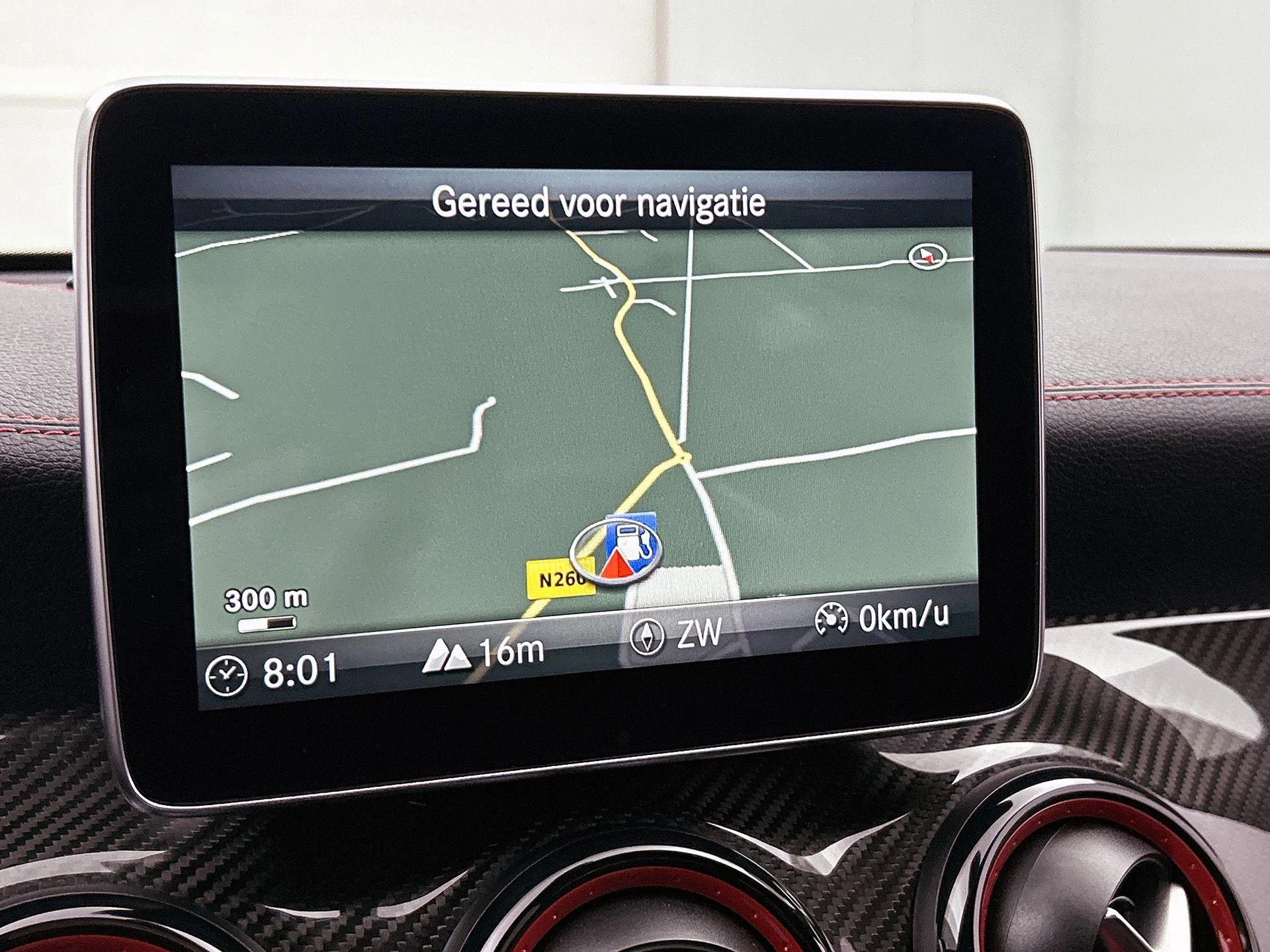 Mercedes-Benz-GLA-image-33