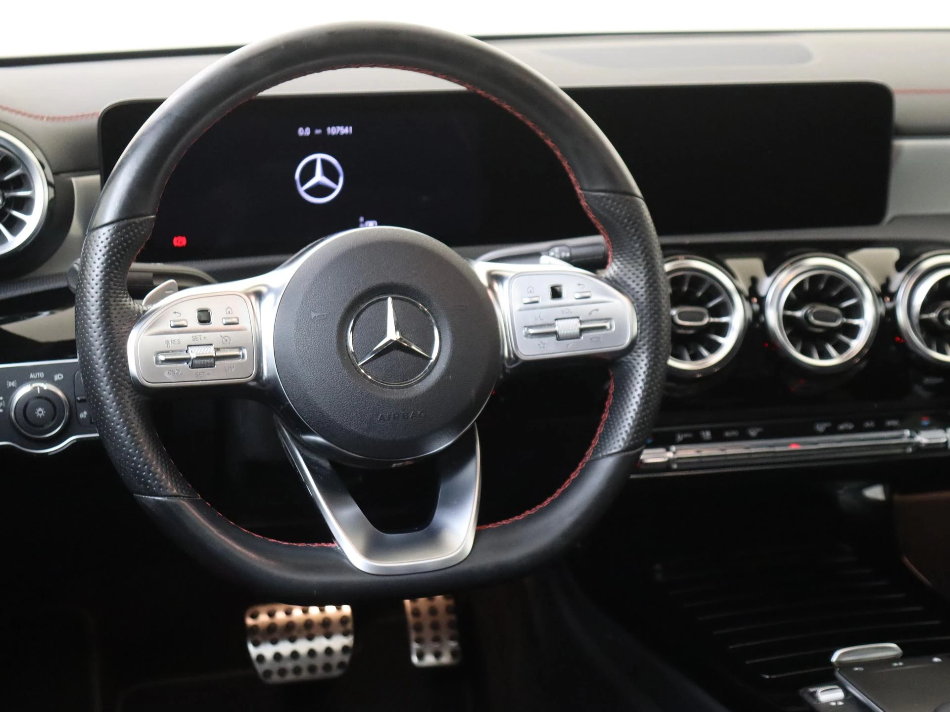 Mercedes-Benz CLA 200 Business Solution AMG