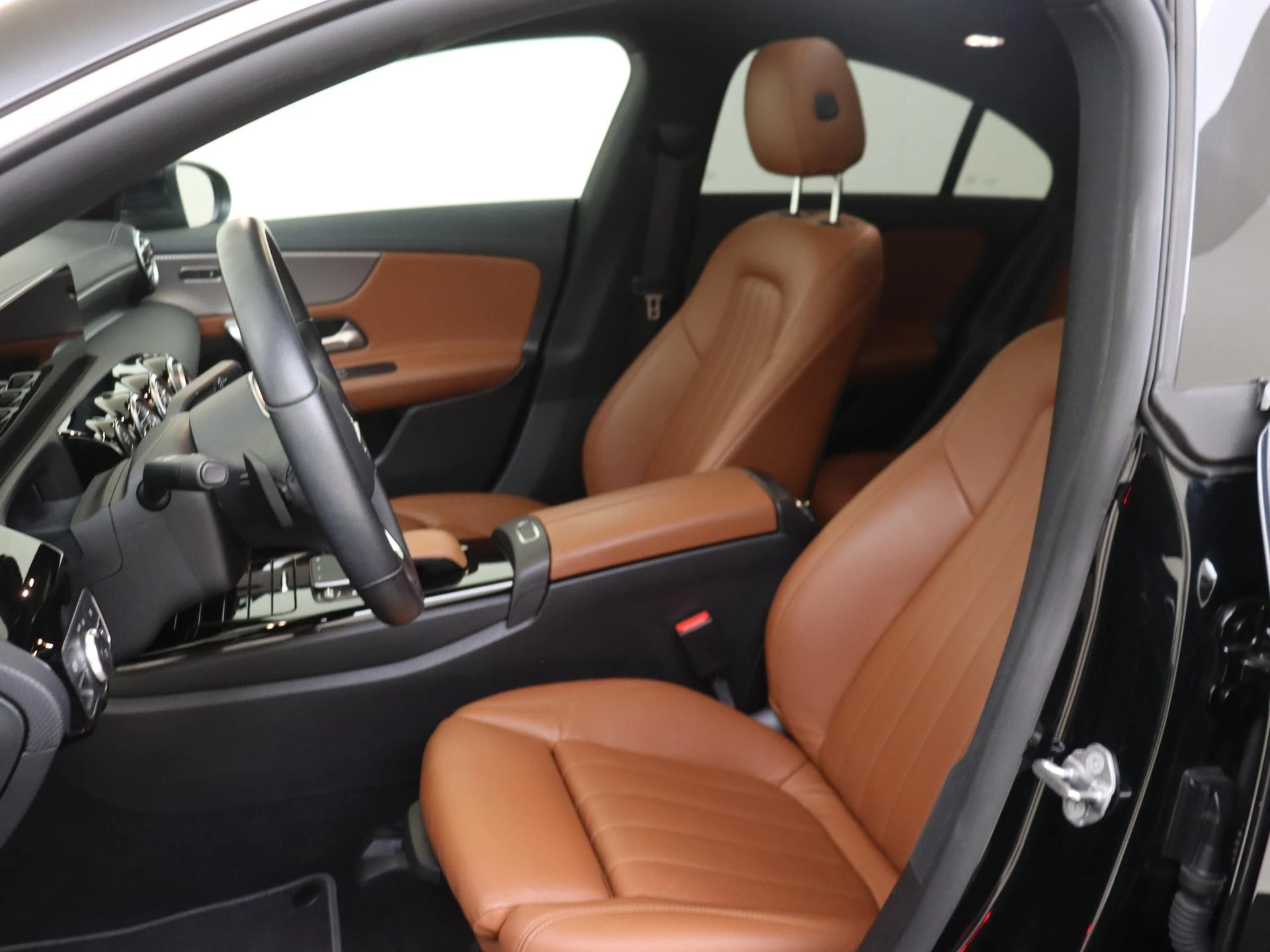 Mercedes-Benz CLA 180 Business Solution Luxury