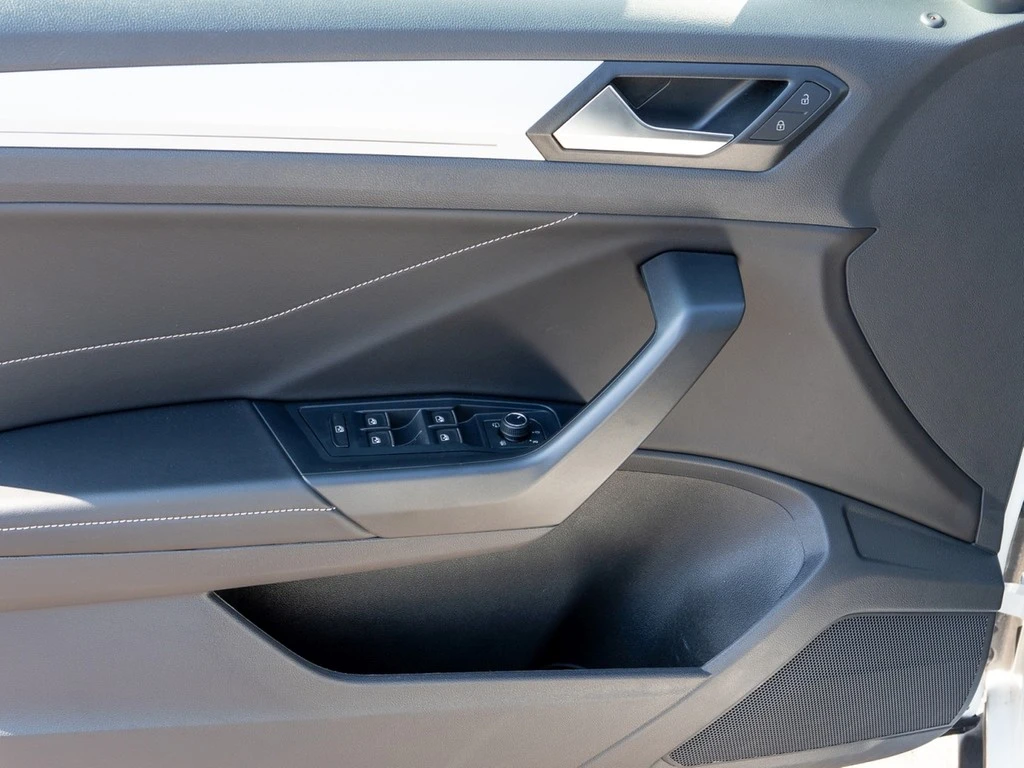 Volkswagen-T-Roc-image-15