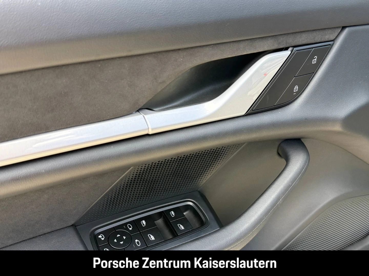 Porsche-Taycan-image-26
