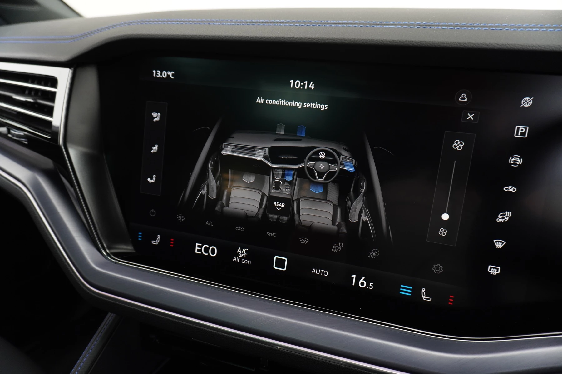Volkswagen-Touareg-image-25