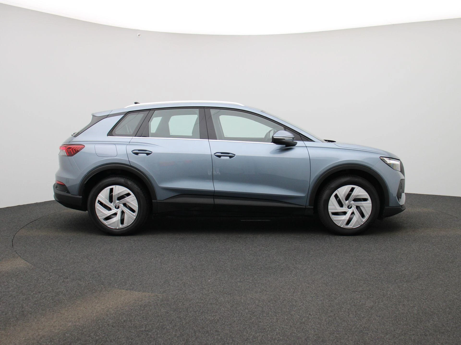 Audi-Q4 e-tron-image-5