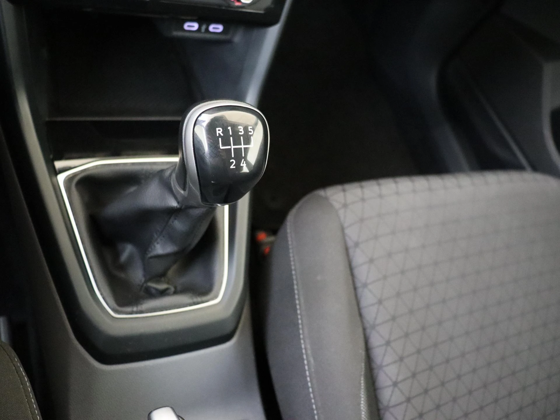 Volkswagen-T-Cross-image-13