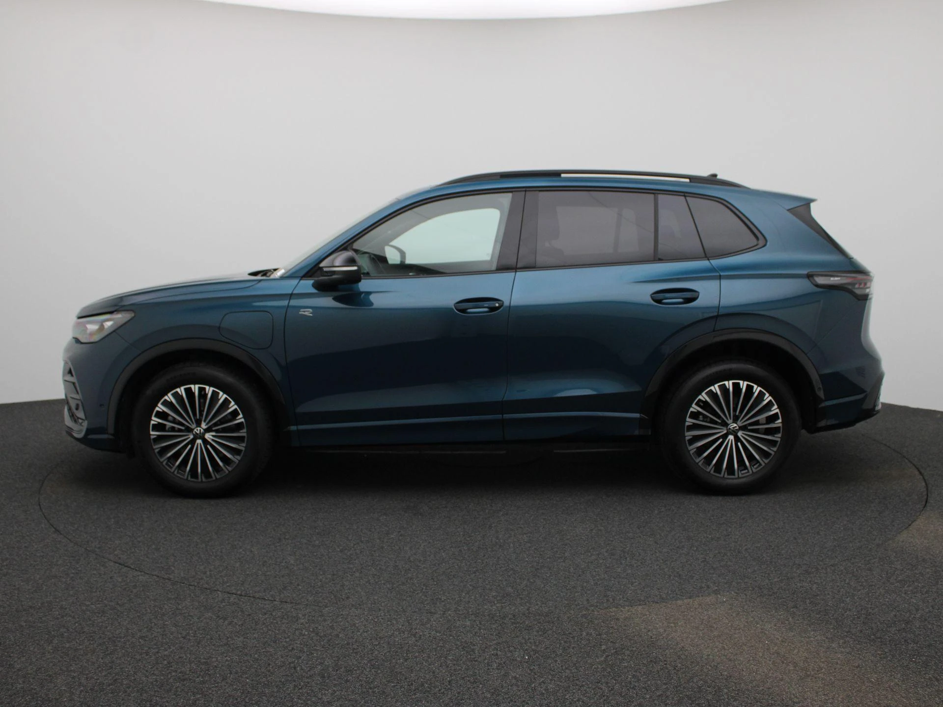 Volkswagen-Tiguan-image-3