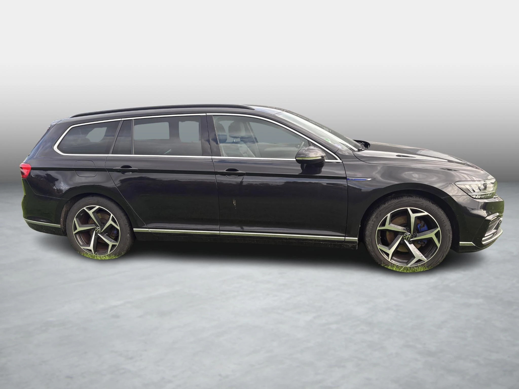 Volkswagen-Passat-image-4