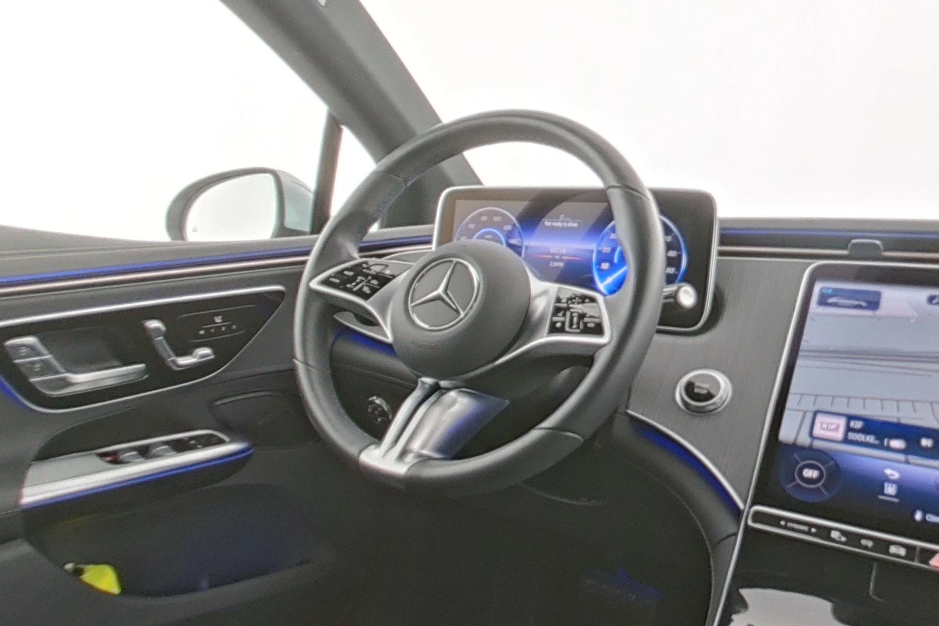 Mercedes-Benz EQE 300 Luxury Line + LEDER + TREKHAAK + CARPLAY + CAMERA +