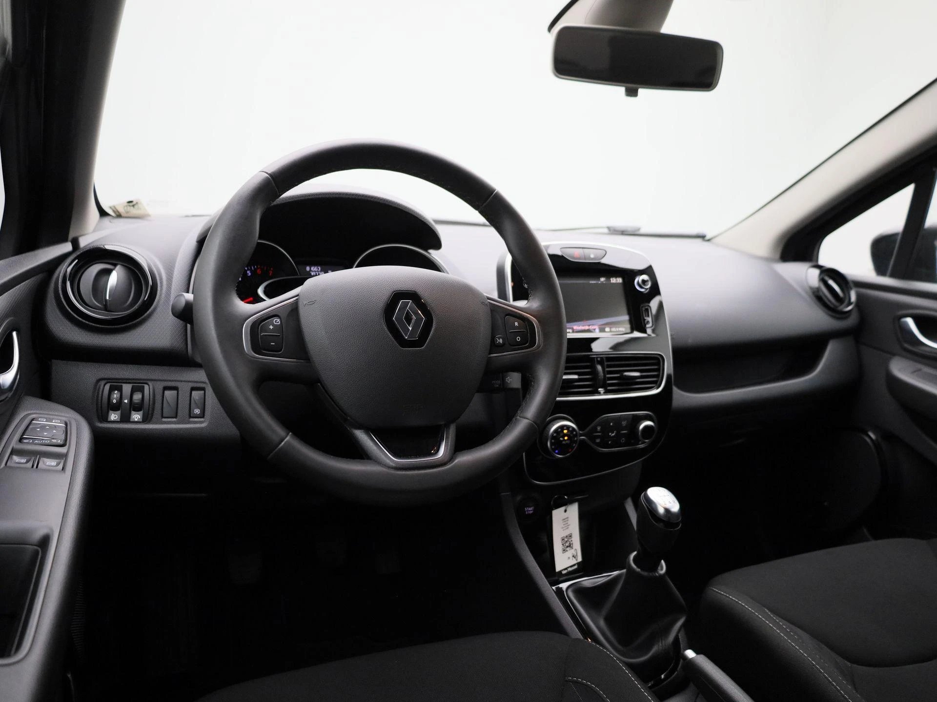 Renault-Clio-image-6