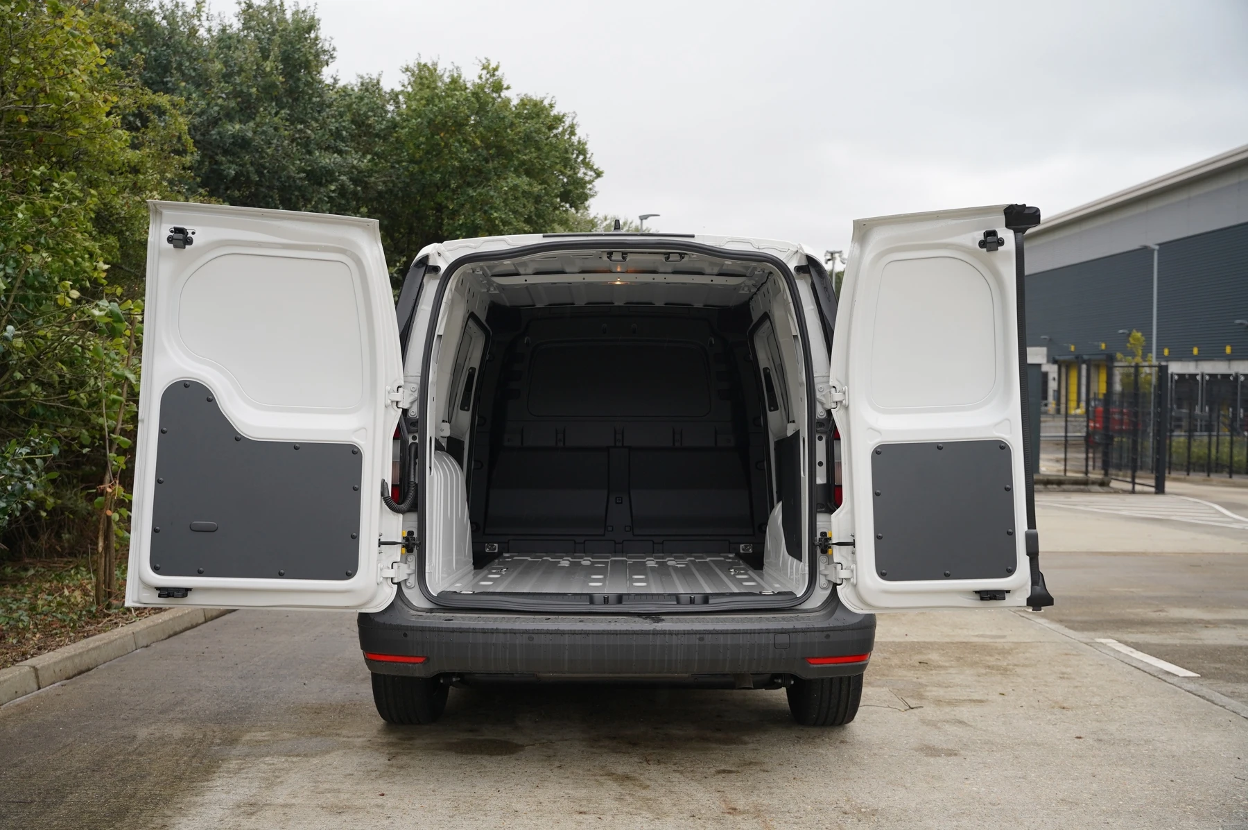 Volkswagen-Caddy-image-10