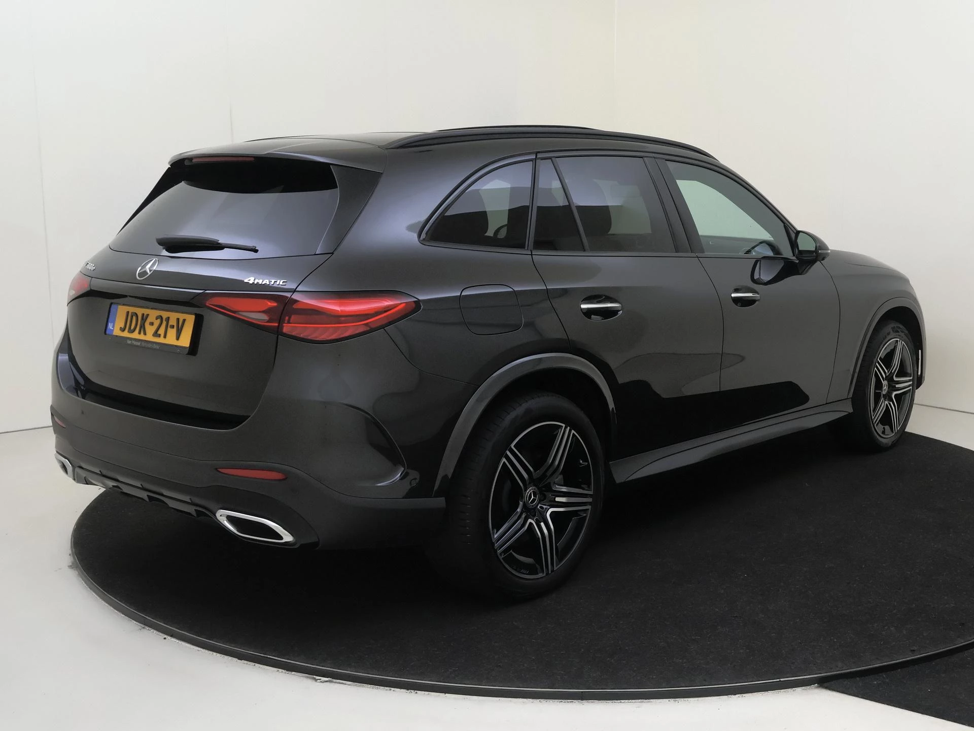 Mercedes-Benz-GLC-image-3