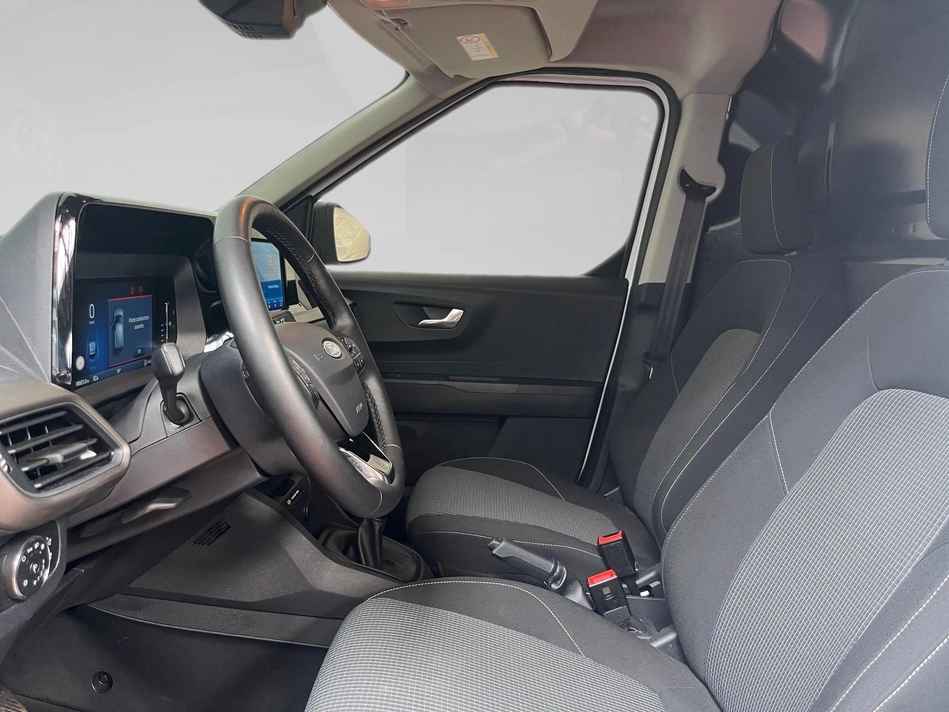 Ford-Transit Courier-image-3