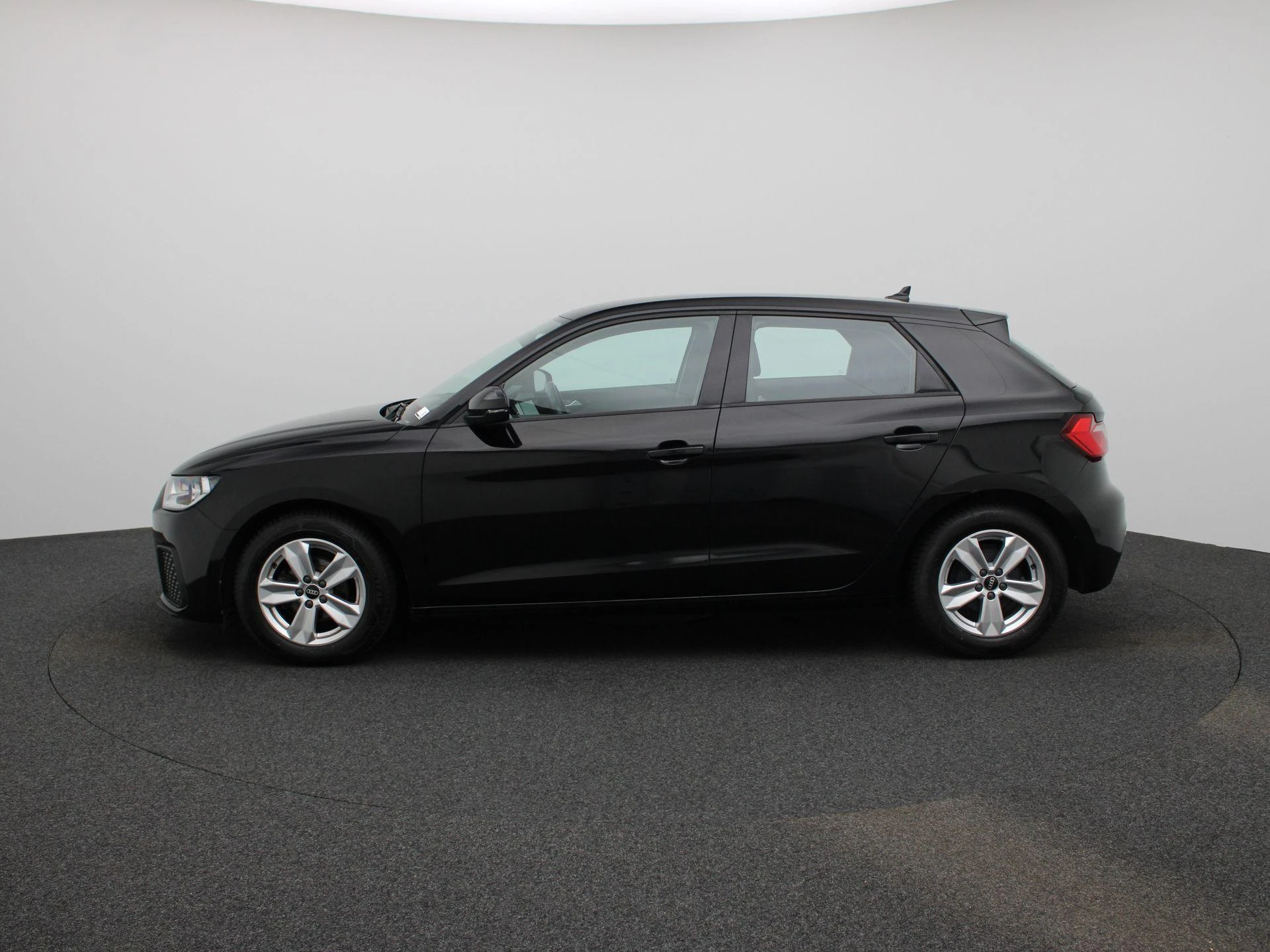 Audi-A1 Sportback-image-3