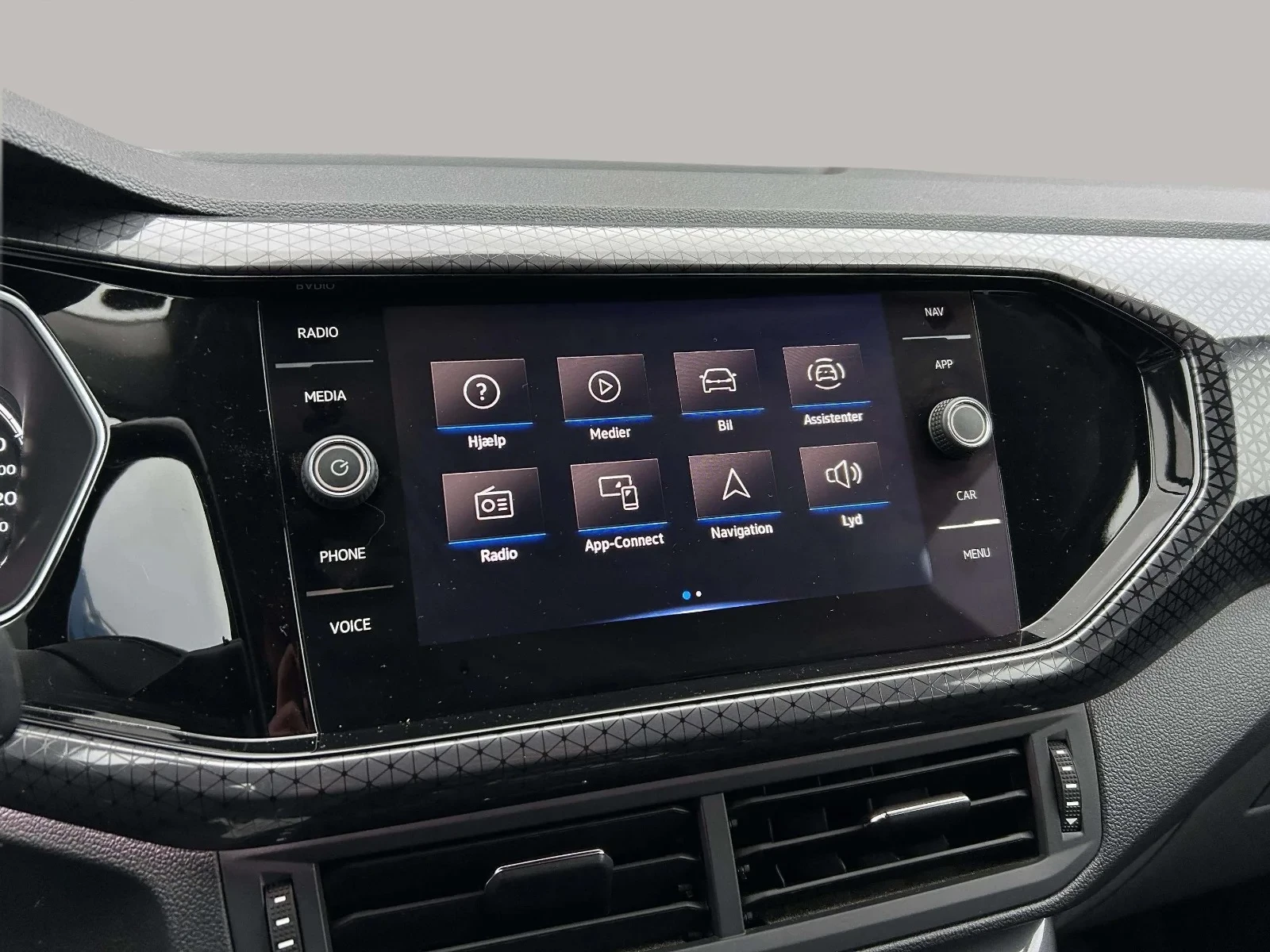 Volkswagen-T-Cross-image-15