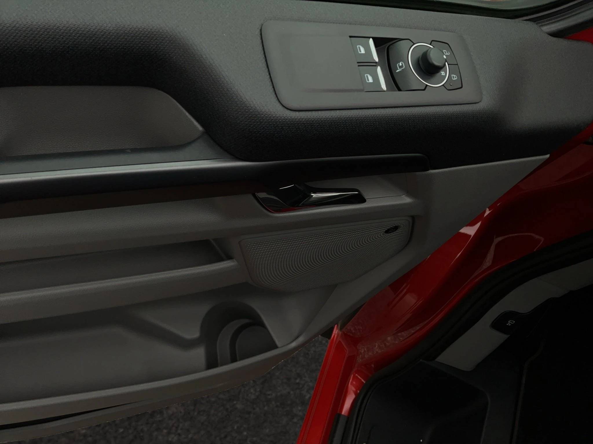 Ford-Tourneo Custom-image-16