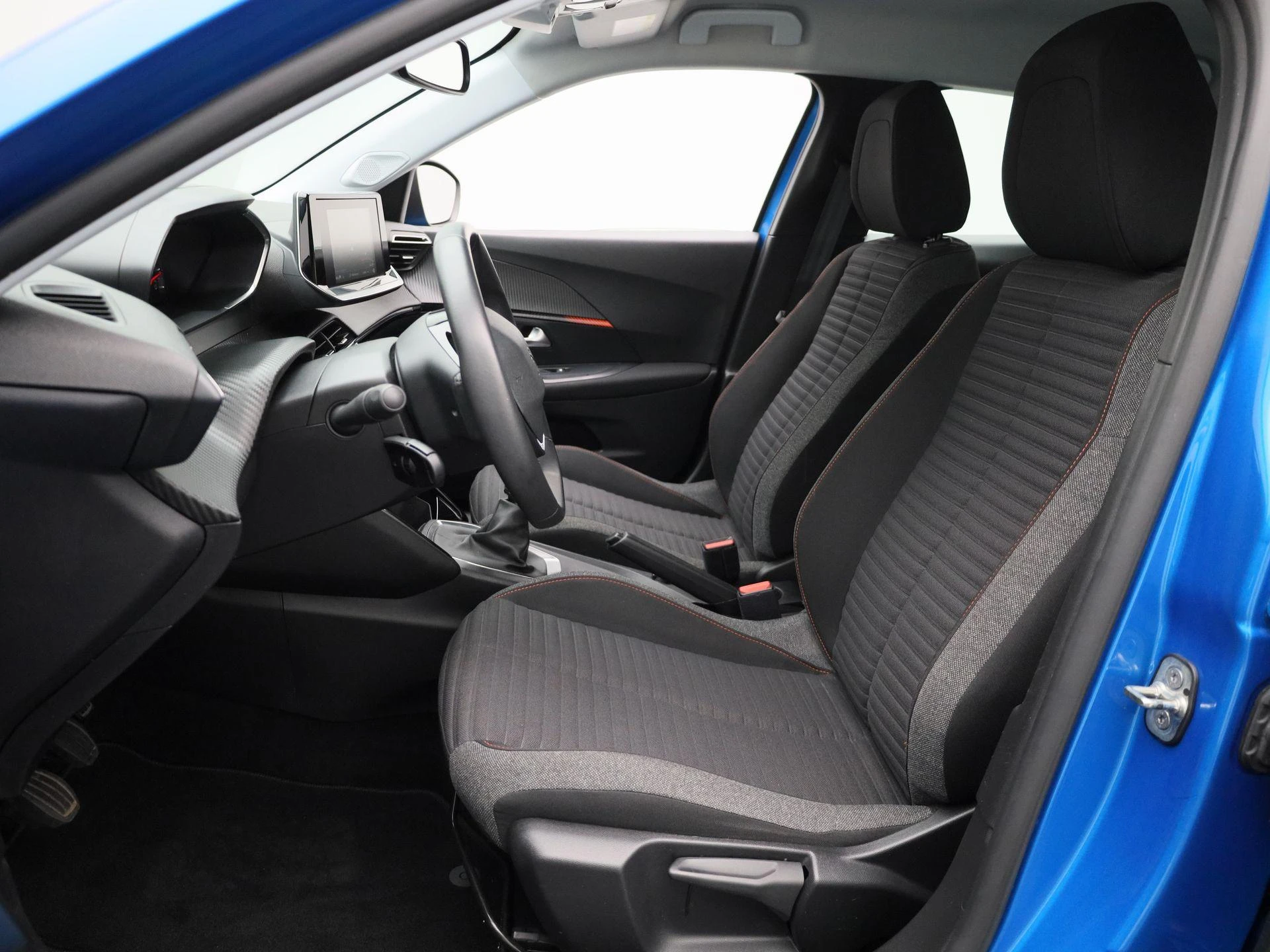 Peugeot-2008-image-10