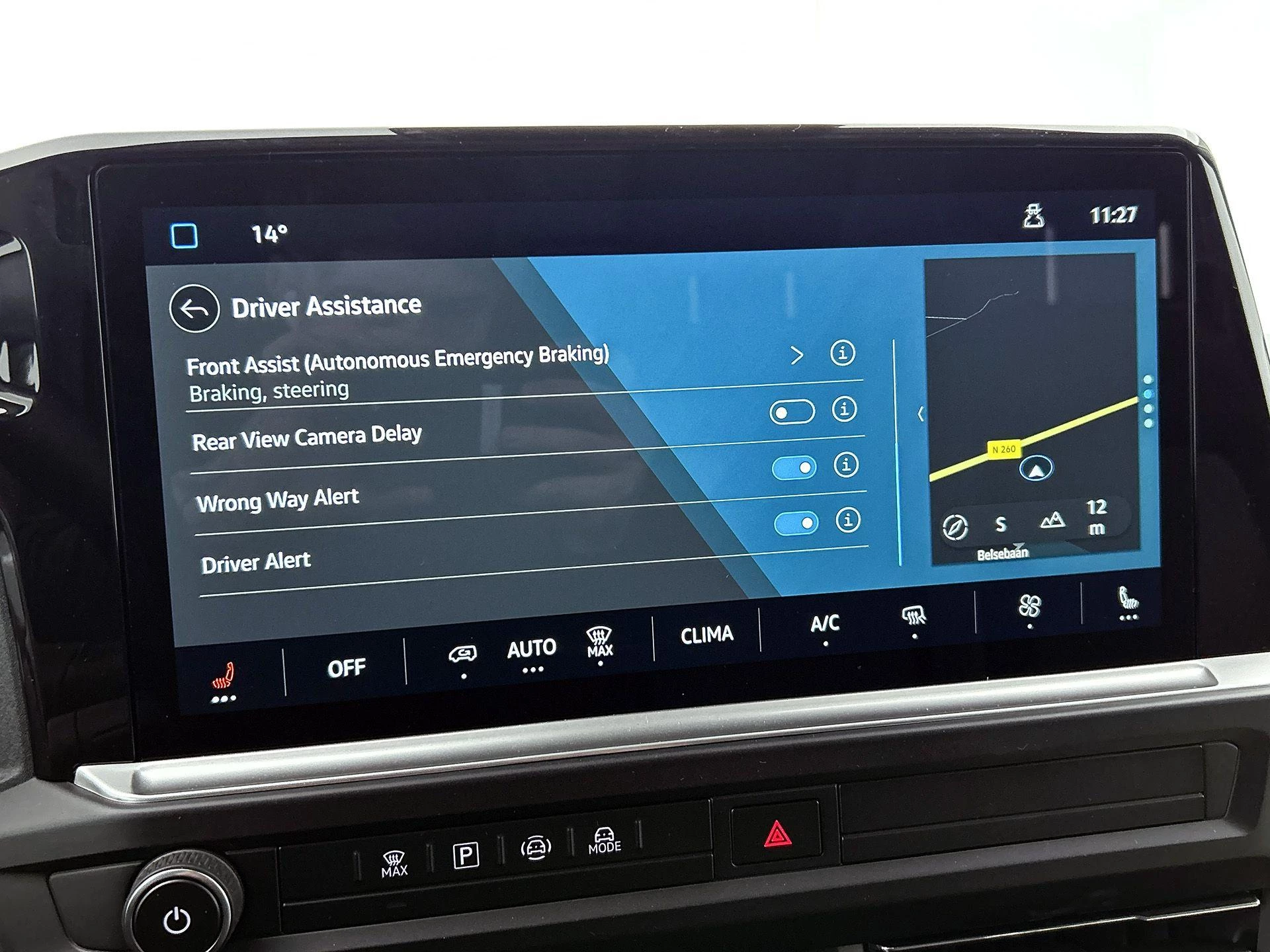 Volkswagen-e-Transporter-image-13