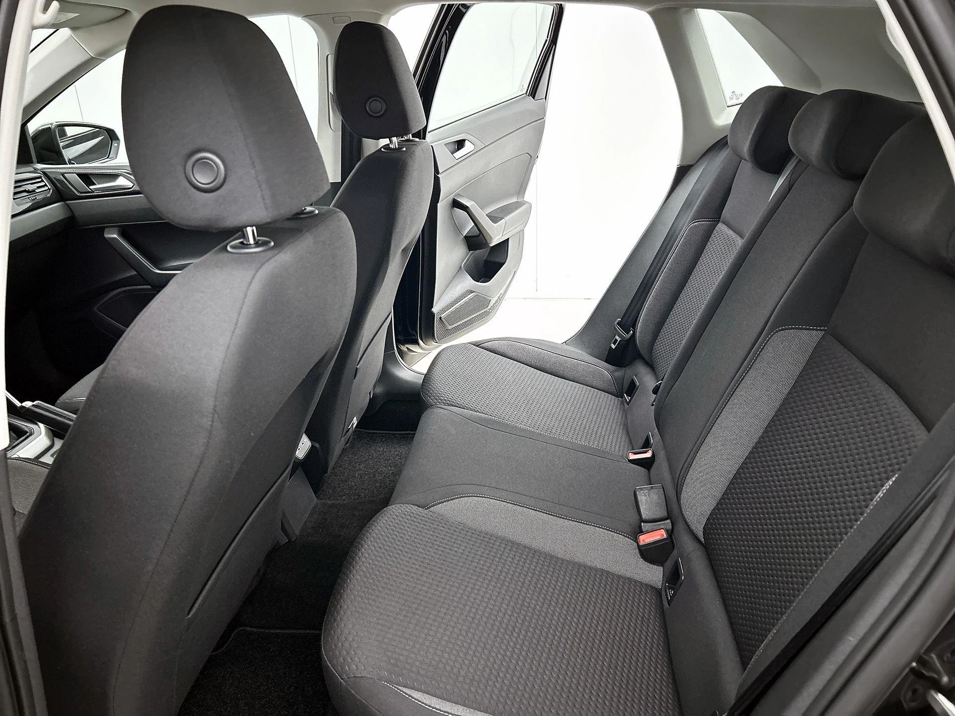 Volkswagen-Polo-image-26