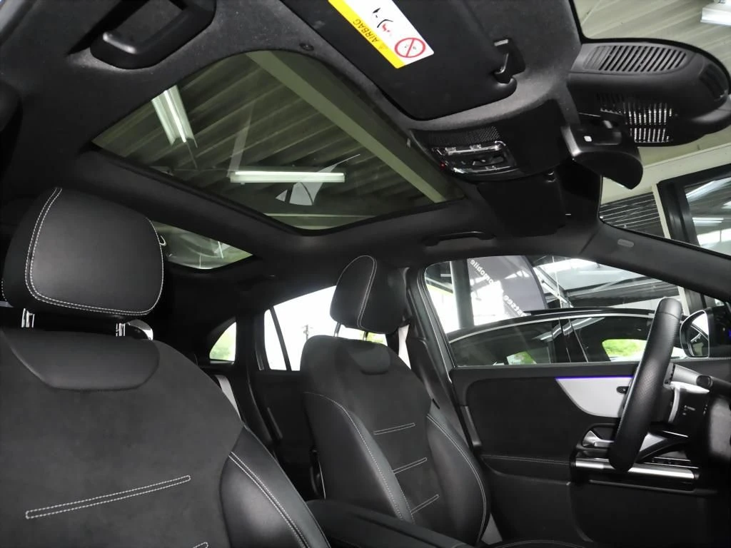 Mercedes-Benz-GLA 200 d-image-13