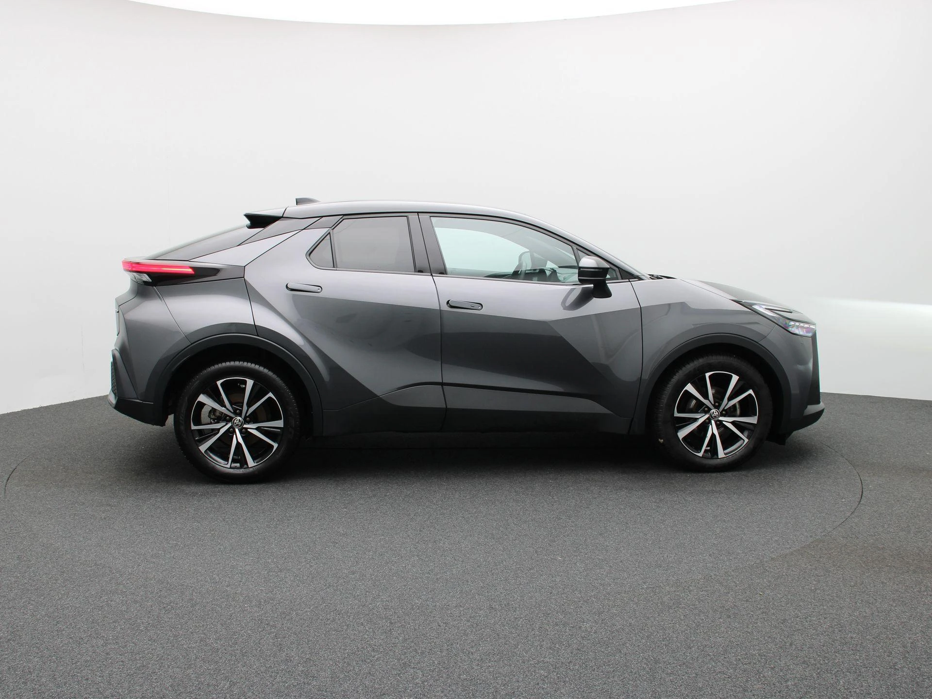 Toyota-C-HR-image-6