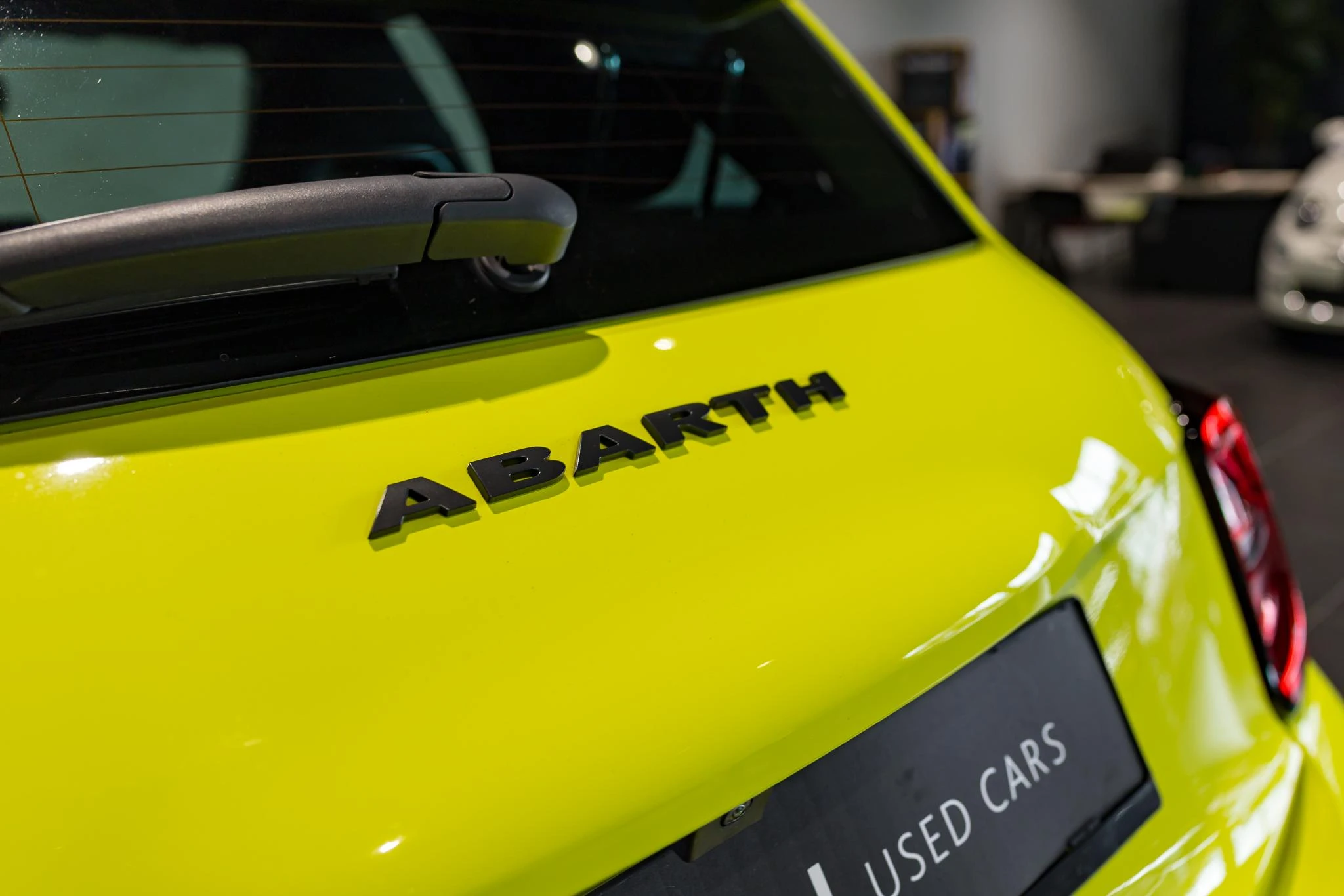Abarth 500e 42-kWh 114kw Scorpionissima