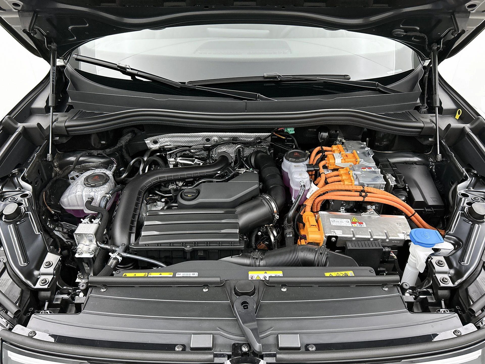 Volkswagen-Tiguan-image-25