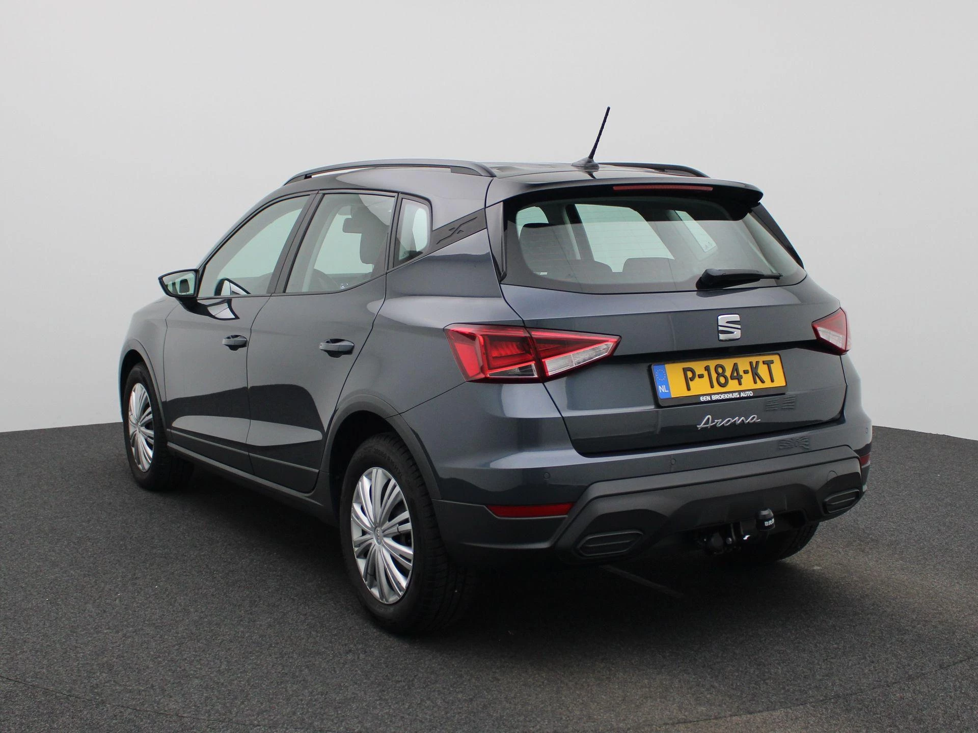 SEAT-Arona-image-1