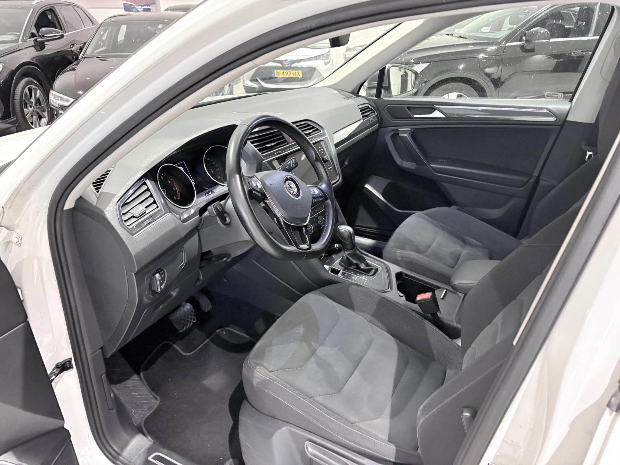 Volkswagen-Tiguan Allspace-image-10