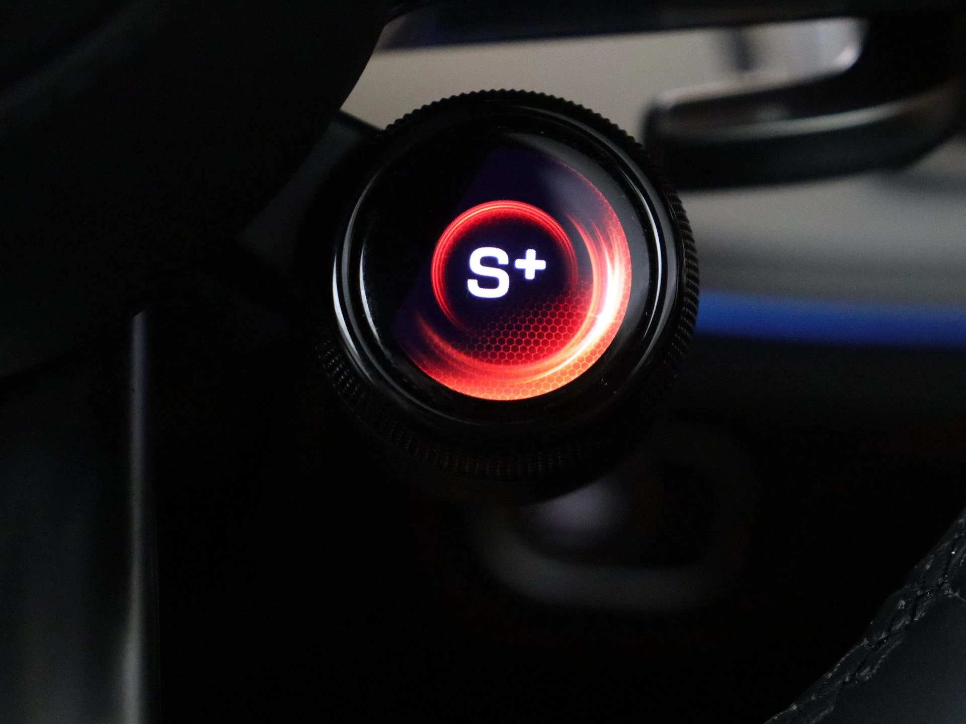 Mercedes-Benz-GLE-image-23