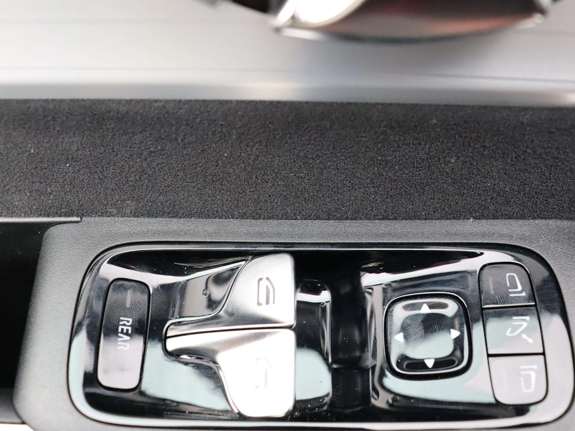 Mercedes-Benz-CLA-image-9