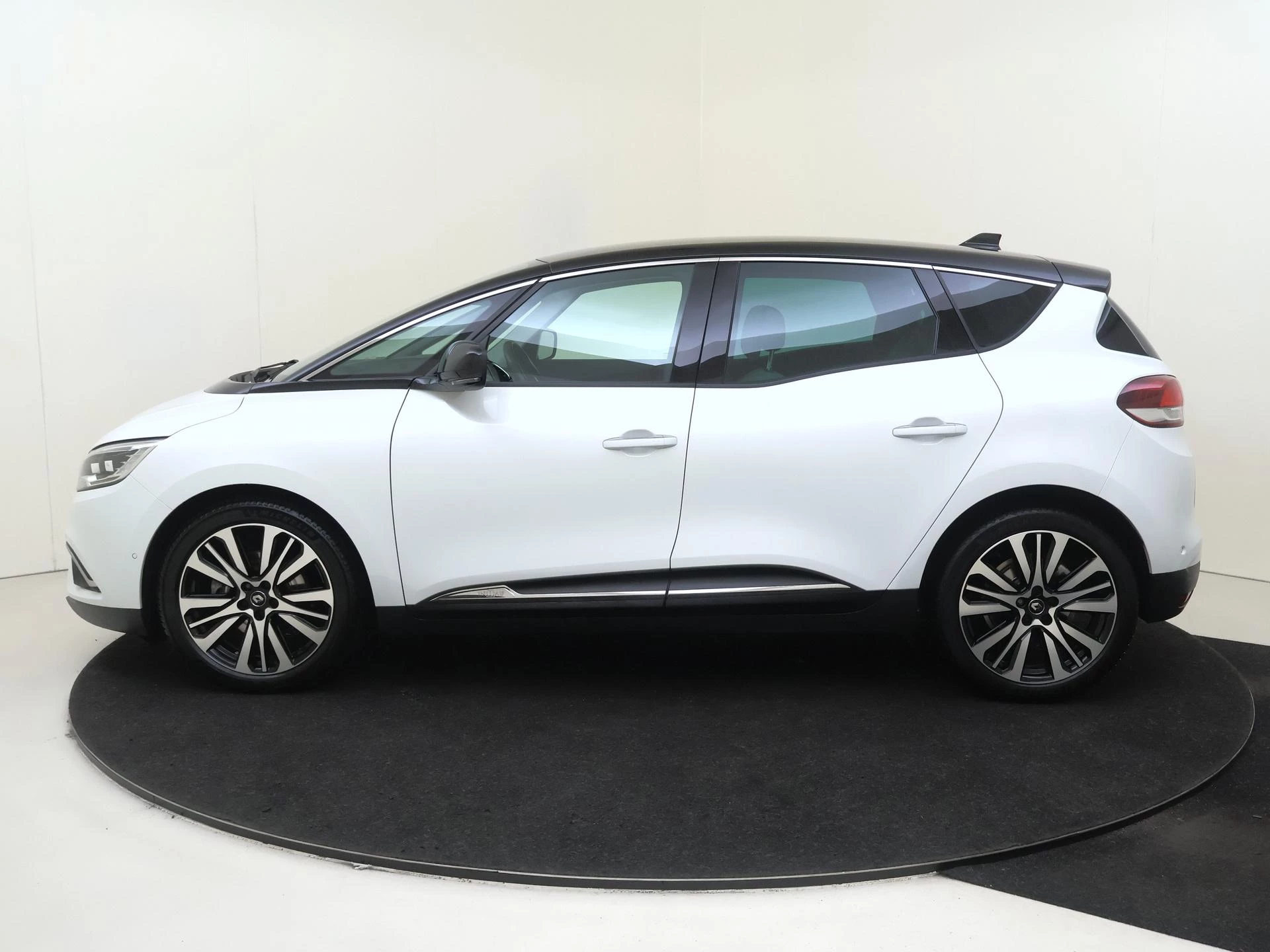 Renault Scénic 1.3 TCe160 Initiale Paris AUTOMAAT