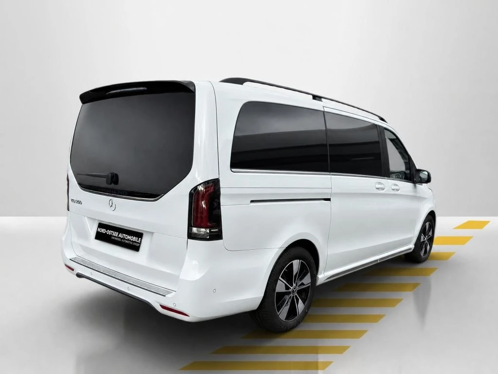 Mercedes-Benz-EQV 300-image-6
