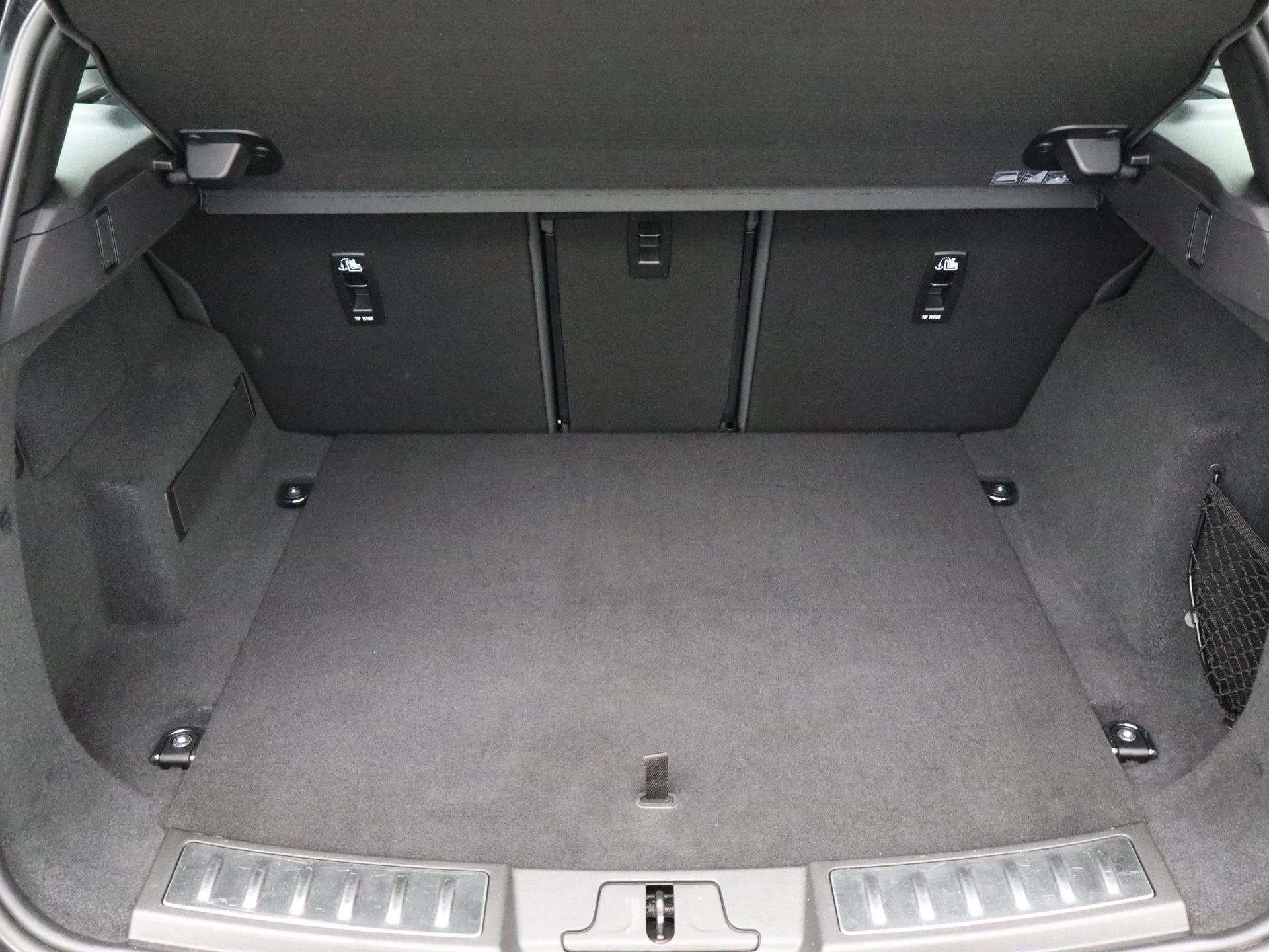 Land Rover-Range Rover Evoque-image-32