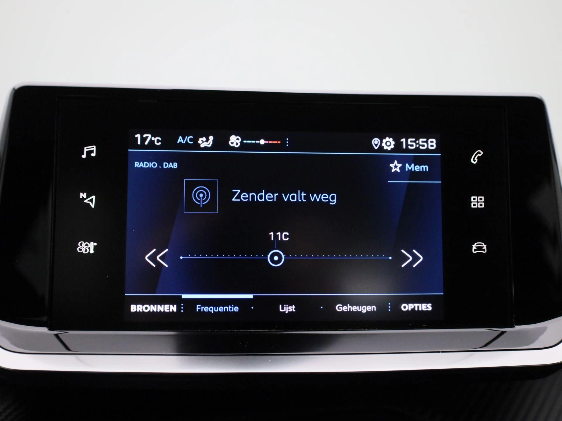 Peugeot-208-image-13