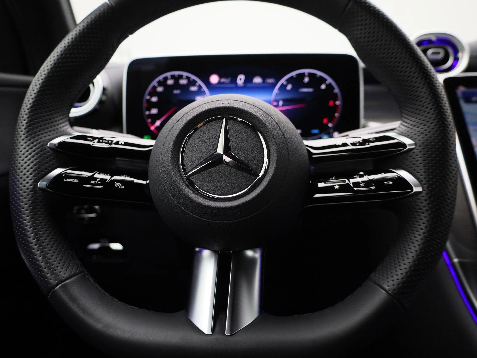 Mercedes-Benz-GLC-image-6