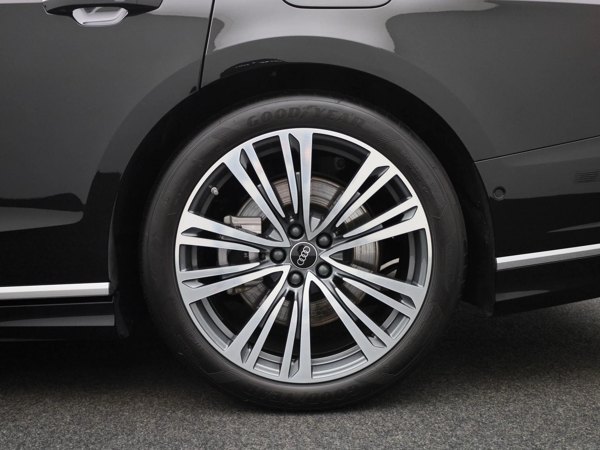 Audi-A8-image-6
